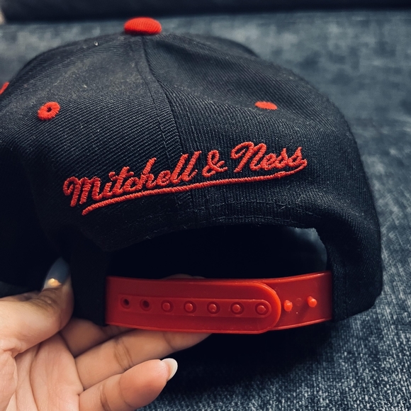 MITCHELL & NESS CHICAGO BULLS SNAPBACK - Picture 3 of 5